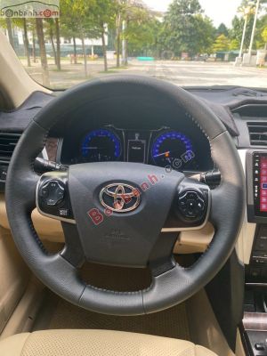 Xe Toyota Camry 2.0E 2016